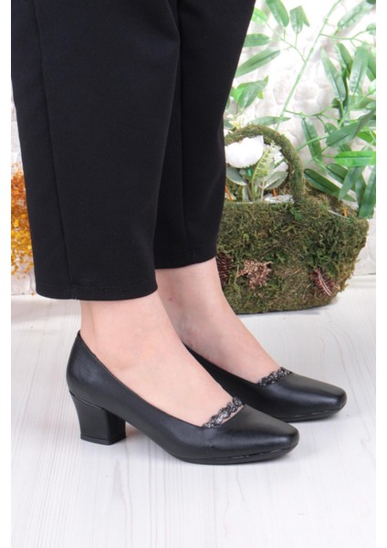 168689 Nur Taş Detaylı Alçak Topuklu Kadın Ayakkabı fiyatları
