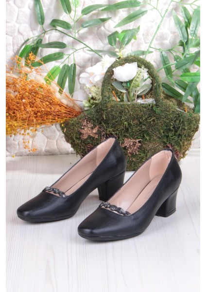 168689 Nur Taş Detaylı Alçak Topuklu Kadın Ayakkabı indirimleri