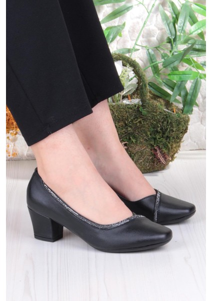 168606 Nur Taş Detaylı Alçak Topuklu Kadın Ayakkabı