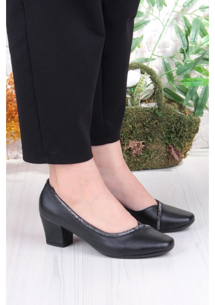 168606 Nur Taş Detaylı Alçak Topuklu Kadın Ayakkabı modelleri