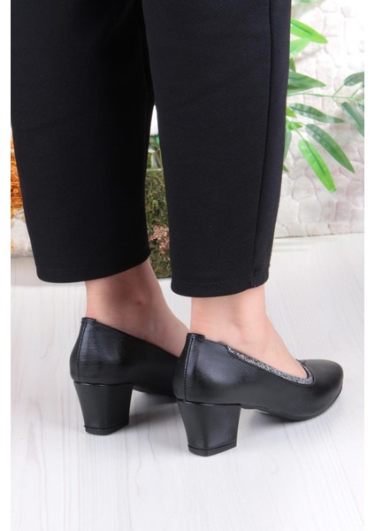 168606 Nur Taş Detaylı Alçak Topuklu Kadın Ayakkabı fırsatları