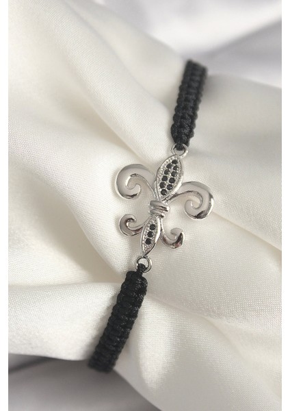 Pirinç Gümüş Renk Zirkon Taş Işlemeli Zambak Model Asansörlü Makrome Model Kadın Bileklik