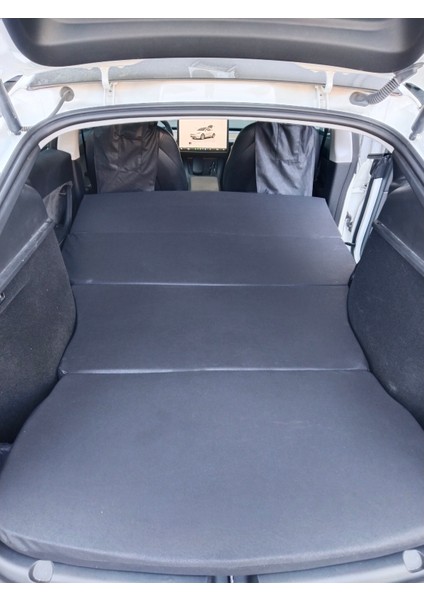 Tesla - Model Y Uyumlu Oto Arka Koltuk Yatağı - Si̇yah - 6 cm Kuştüyü Sünger, Yastıklı, Çantalı