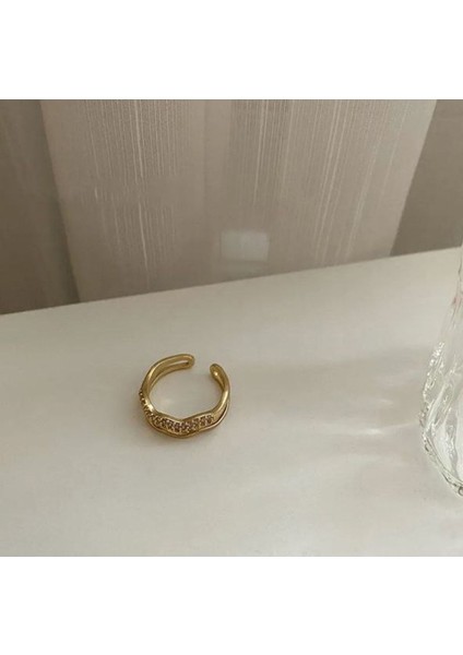 Zarif Taşlı Yüzük ile Tarzınızı Tamamlayın fiyatları