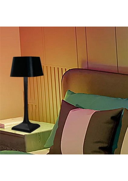 Yatak Odası Aydınlatması Için Su Geçirmez Fonksiyonlu 5200MAH LED Masa Lambası (Yurt Dışından) fırsatları