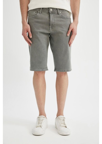 Slim Fit Dar Kesim Jean Bermuda Şort A4802AX24SM fırsatları