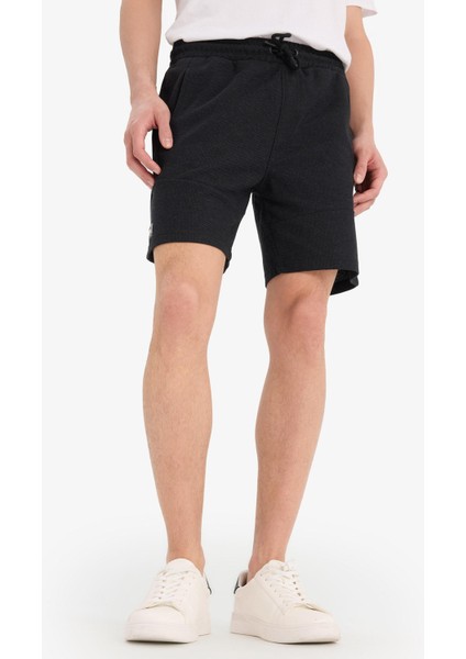 Slim Fit Dar Kesim Dar Paça Şort W7965AZ25SM fırsatları