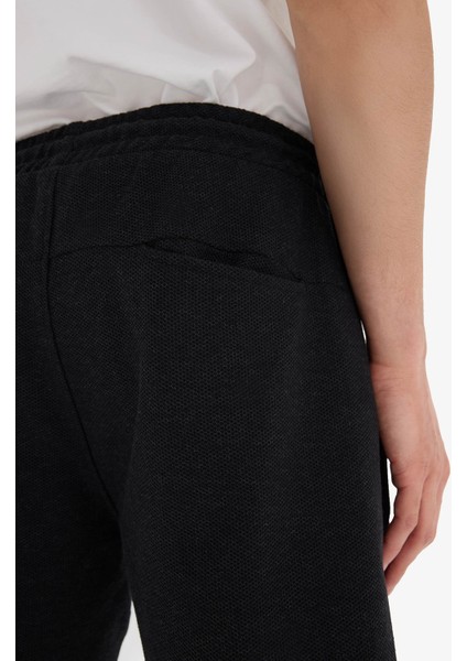 Slim Fit Dar Kesim Dar Paça Şort W7965AZ25SM
