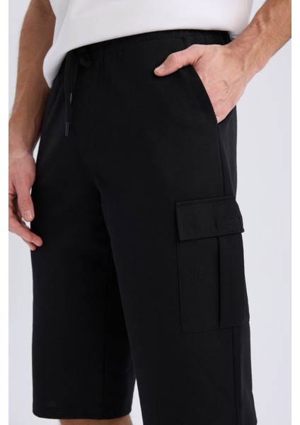 Slim Fit Dar Kesim Kargo Cepli Basic Düz Kapri Şort T4693AZ25SM indirimleri