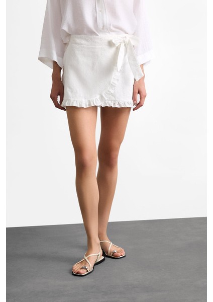Bağlamalı Beyaz Mini Şort Etek F8337AX25SM