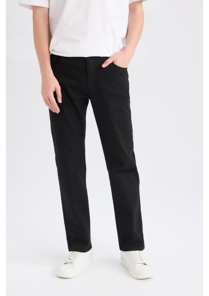 Sergio Regular Fit Solmayan Renk Normal Kalıp Normal Bel Boru Paça Siyah Jean Pantolon E6111AX25SP indirimleri