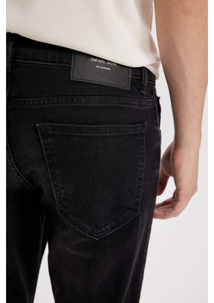 Pedro Slim Fit Dar Kalıp Normal Bel Dar Paça Siyah Jean Pantolon R8788AZ24AU