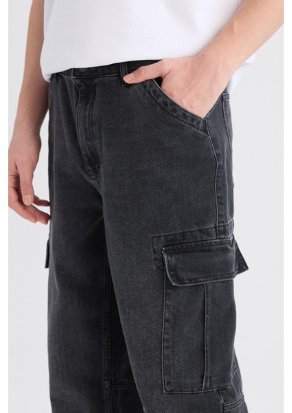 %100 Pamuk Relax Fit Rahat Kesim Geniş Paça Kargo Cepli Siyah Jean Pantolon E6694AX25SP indirimleri