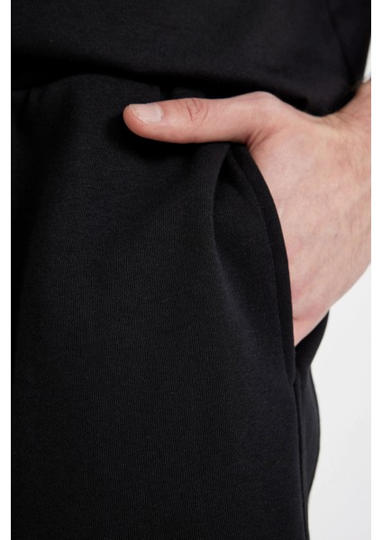 Regular Fit Düz Paça Basic Düz Şort B8672AX24SM