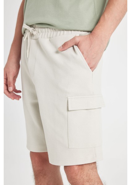 Regular Fit Düz Paça Kargo Cepli Basic Düz Şort B8796AX24SM