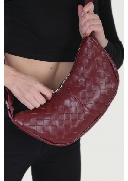 Örg Görünümlü Yarım Ay Çapraz Askılı Çanta 256 modelleri