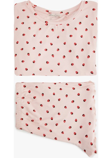 Rahat Kalıp Kısa Kollu Kiraz Baskılı Şortlu Pijama Takımı modelleri