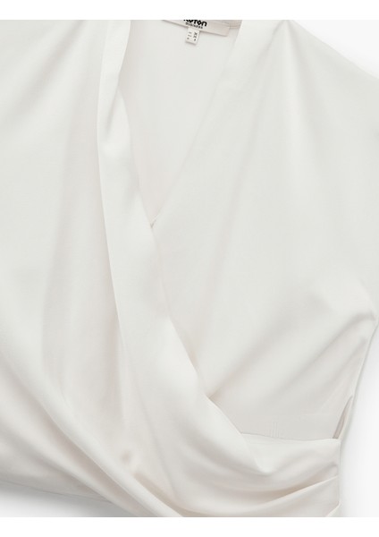 Regular Fit Dökümlü Drapeli Kolsuz Kruvaze Bluz modelleri
