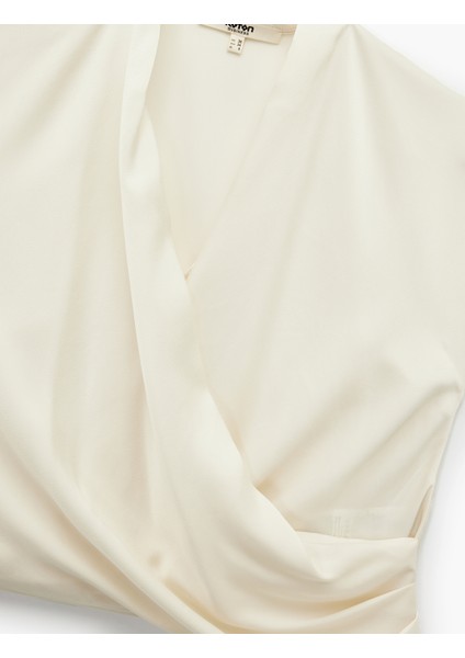 Regular Fit Dökümlü Drapeli Kolsuz Kruvaze Bluz modelleri