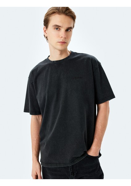 Yıkamalı Pamuklu Kısa Kollu Minimal Baskılı Bisiklet Yaka Oversize Tişört