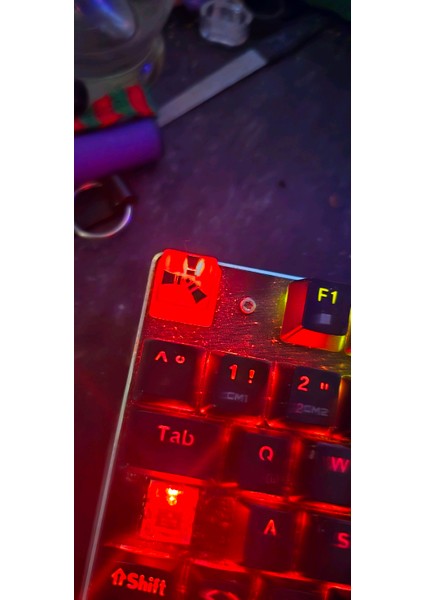 Rust Temalı Keycap (2'li Set) | Kırmızı-Siyah Renk | Mekanik Klavyelere Uyumlu Tuş Başlığı modelleri