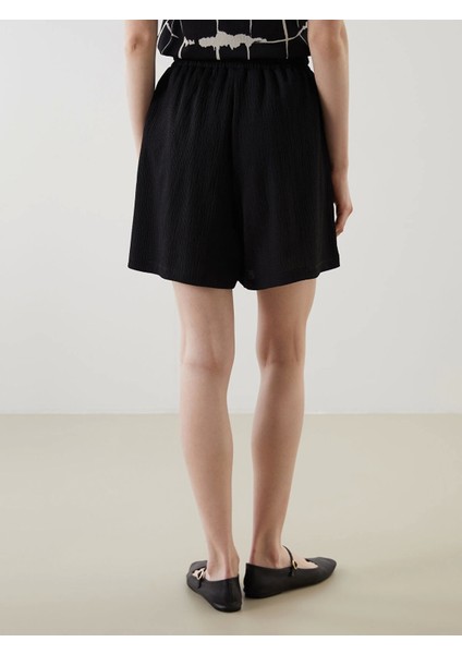 Lcwaıkıkı Classic Siyah Beli Lastikli Dokulu Kadın Şort indirimleri