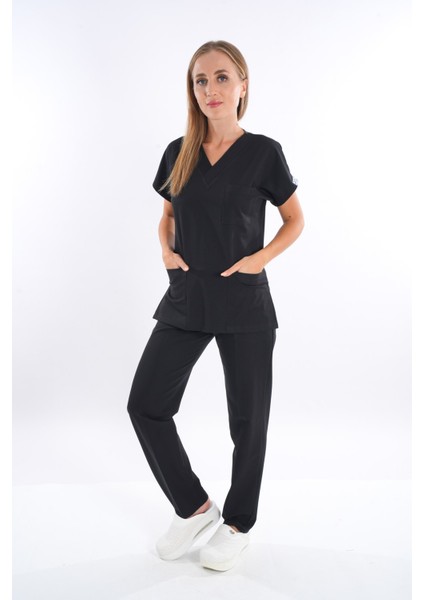 Siyah Renk Çamaşır Suyuna ve Hipoya Dayanıklı Cerrahi Üniforma Scrubs Unisex Model
