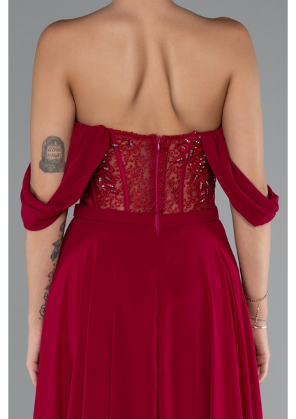 Işlemeli Kayık Yaka Yırtmaçlı Uzun Şifon Abiye ABU3310 fırsatları