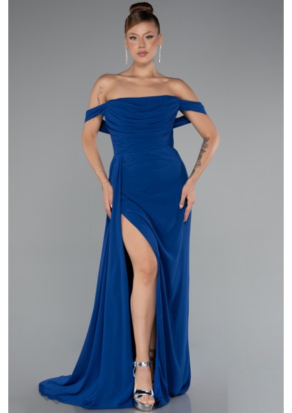 Kayık Yaka Yırtmaçlı Uzun Şifon Abiye Elbise ABU4925