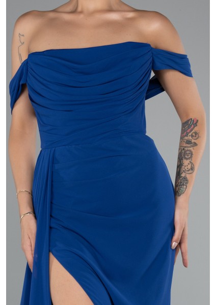 Kayık Yaka Yırtmaçlı Uzun Şifon Abiye Elbise ABU4925 modelleri