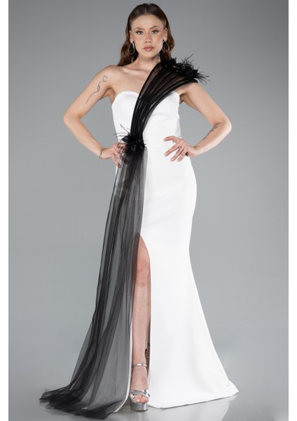 Tek Omuz Çiçek Aksesuarlı Yırtmaçlı Uzun Abiye ABU4969