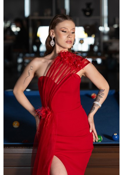 Tek Omuz Çiçek Aksesuarlı Yırtmaçlı Uzun Abiye ABU4969