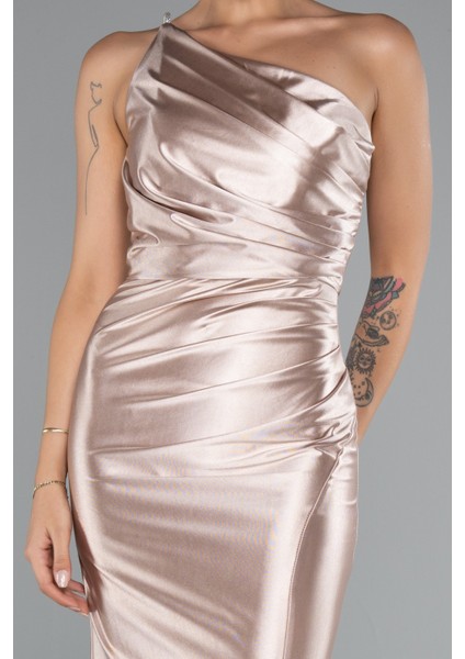 Tek Omuz Yırtmaçlı Uzun Saten Mezuniyet Elbisesi ABU5022 modelleri