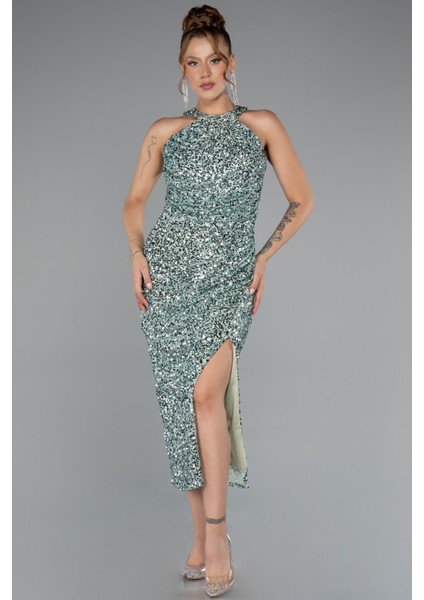 Halter Yaka Yırtmaçlı Midi Pullu Gece Elbisesi ABK2386