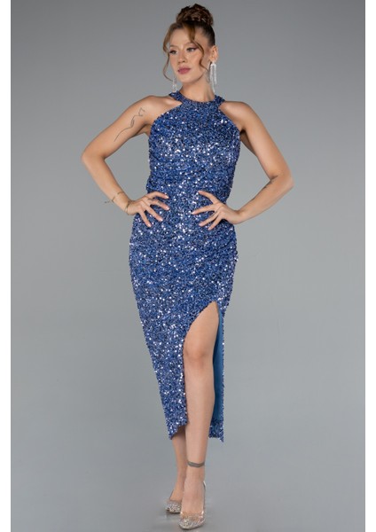 Halter Yaka Yırtmaçlı Midi Pullu Gece Elbisesi ABK2386