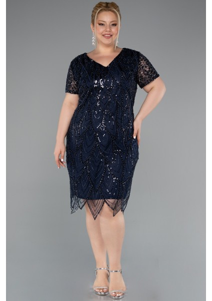 Kısa Kol V Yaka Taşlı Büyük Beden Davet Elbisesi ABK2380