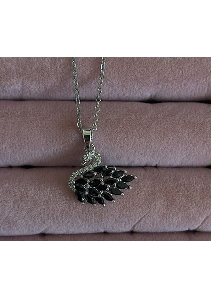 Çelik Kararmaz Gümüş Siyah Taşlı Kuğu Çelik Kolye