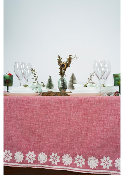 Pera Kar Tanesi Nakışlı Masa Örtüsü