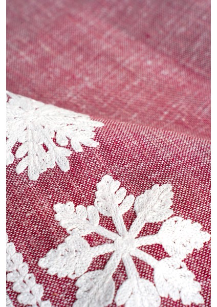 Pera Kar Tanesi Nakışlı Masa Örtüsü fırsatları