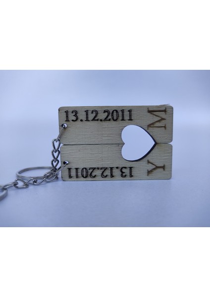 Çiftlere Özel Yazılı Ahşap Anahtarlık – Kalp Detaylı Lazer Kesim – Kavak Kontraplak