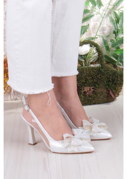 35387 Jena Simli Taşlı Fiyonk Detaylı Önü Kapalı Arkası Açık Topuklu Kadın Ayakkabı modelleri