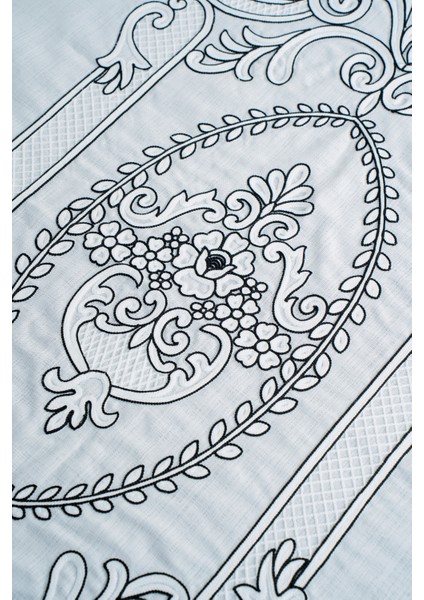 Nakışlı Siyah Masa Örtüsü