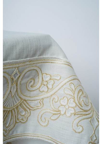 Gold Nakışlı Masa Örtüsü
