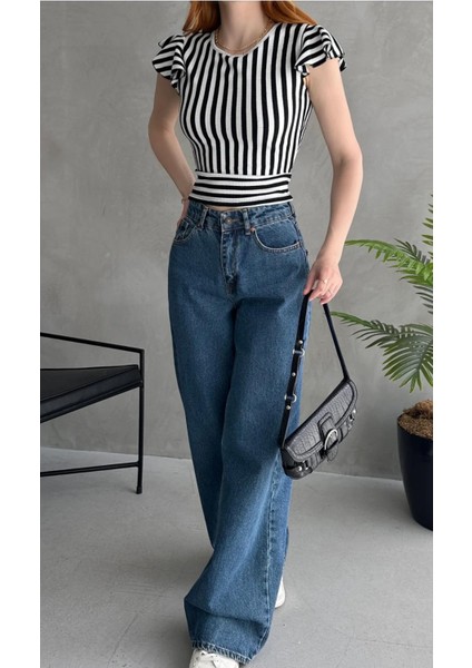 Sırtı Fiyonk Bağlamalı Çizgi Detaylı Crop Bluz fiyatları