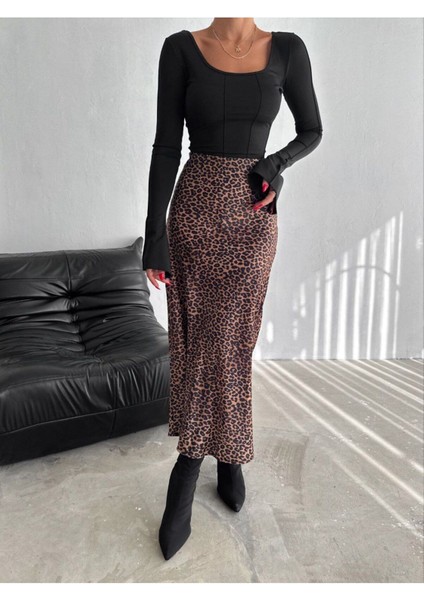 Kadın Yüksek Bel Leopar Desenli Uzun Maksi Saten Etek MNN4452