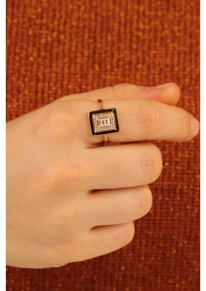 Baget Kare Yeni Tarz Altın Yüzük ÇGKY0066