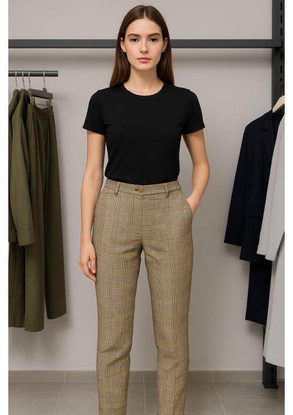 Kadın Kahverengi Çizgili Pantolon – Yüksek Bel, Havuç Paça, Rahat Kesim Günlük ve Ofis Şıklığ