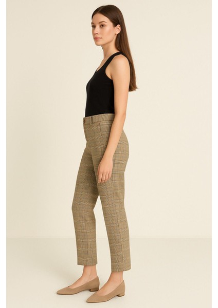 Kadın Kahverengi Çizgili Pantolon – Yüksek Bel, Havuç Paça, Rahat Kesim Günlük ve Ofis Şıklığ indirimleri