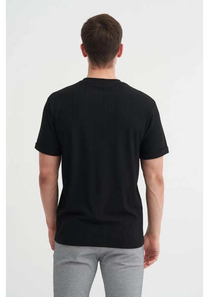 Bisiklet Yaka Regular Fit Dokulu Tişört fırsatları