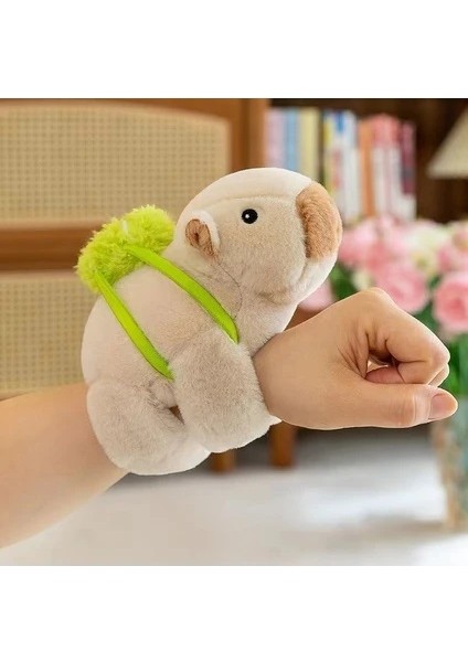 Vitrindolusu Tutunan Kapibara Peluş Bileklik Işıklı Sesli Hareketli Oyuncak Tokat Bilekliği Kola Yapışan Capybara